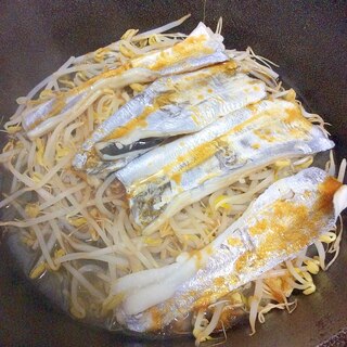 もやし太刀魚蒸し